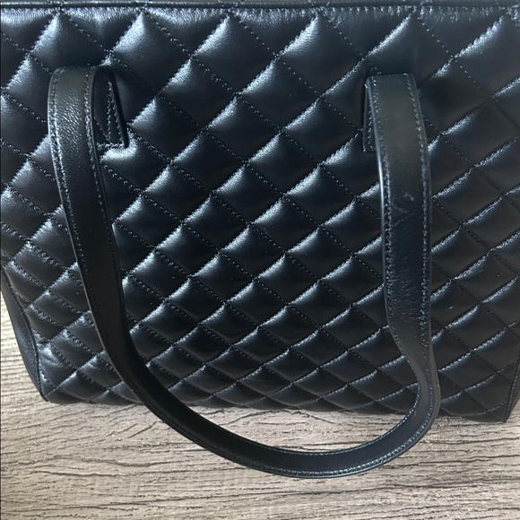 Versace Medusa Quilted Nappa Tote Bag and Attached Wallet Pouch - Picture 9 of 17